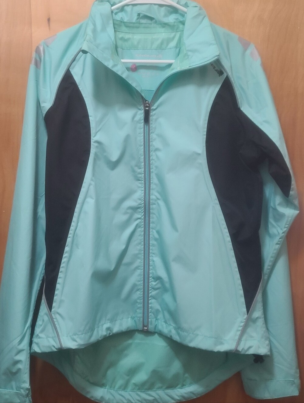 Endura Laser 2 Cycling Light Jacket Waterproof Mint Green Women’s Size M